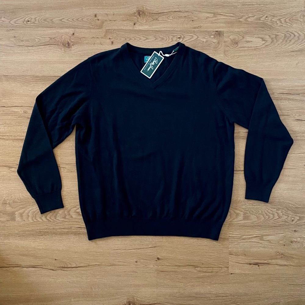 Bobby Jones v neck sweater